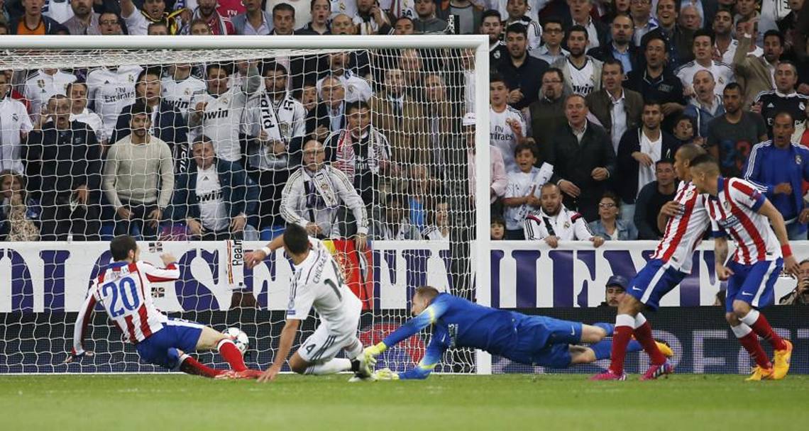 All&#39;88&#39; arriva il gol che manda l&#39;Atletico al tappeto e il Real in semifinale: segna Chicharito Hernandez su assist di Ronaldo. Reuters